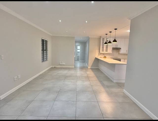 3 BEDROOM FREESTANDING TO LET IN SUNNINGDALE